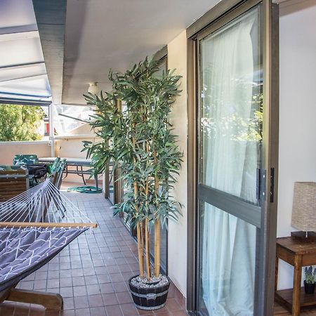 Colonial Court Beachfront Motel & Holiday Stay Airlie Beach Exterior photo