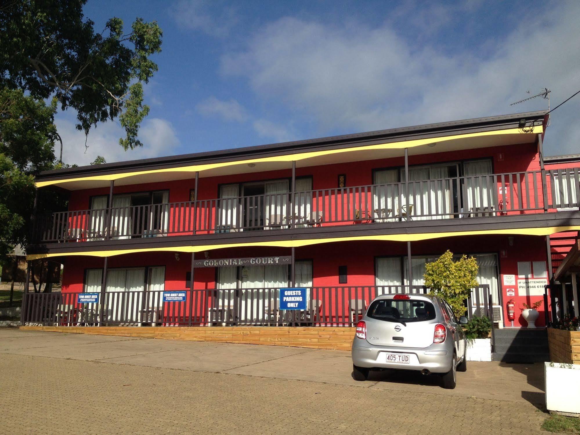 Colonial Court Beachfront Motel & Holiday Stay Airlie Beach Exterior photo