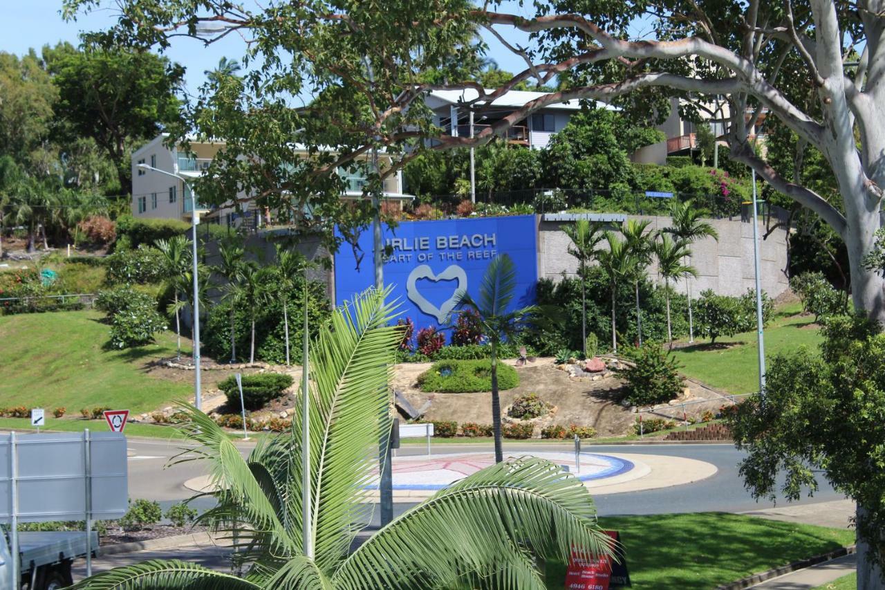 Colonial Court Beachfront Motel & Holiday Stay Airlie Beach Room photo