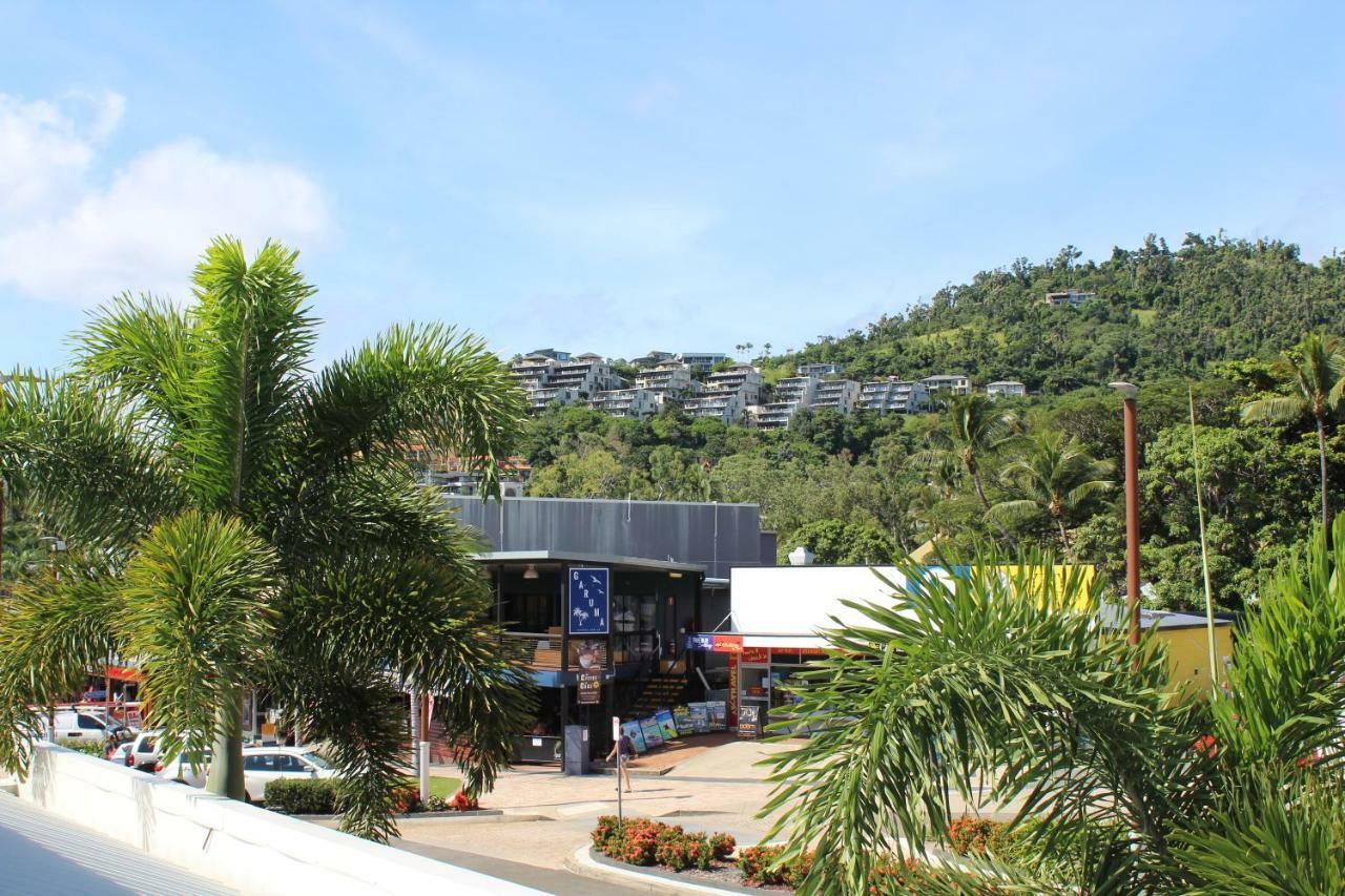 Colonial Court Beachfront Motel & Holiday Stay Airlie Beach Room photo