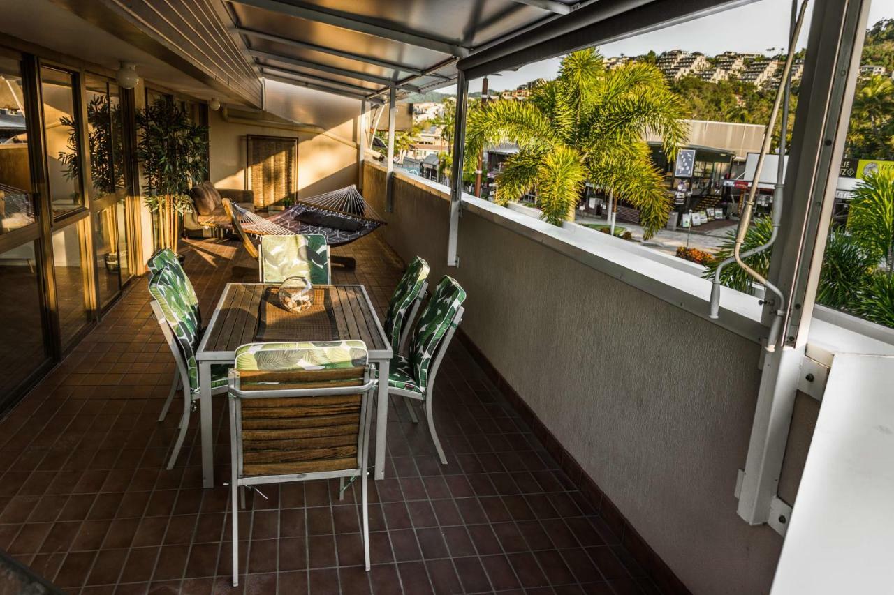 Colonial Court Beachfront Motel & Holiday Stay Airlie Beach Exterior photo