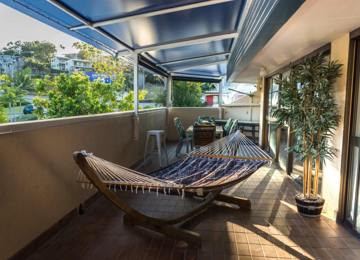 Colonial Court Beachfront Motel & Holiday Stay Airlie Beach Exterior photo